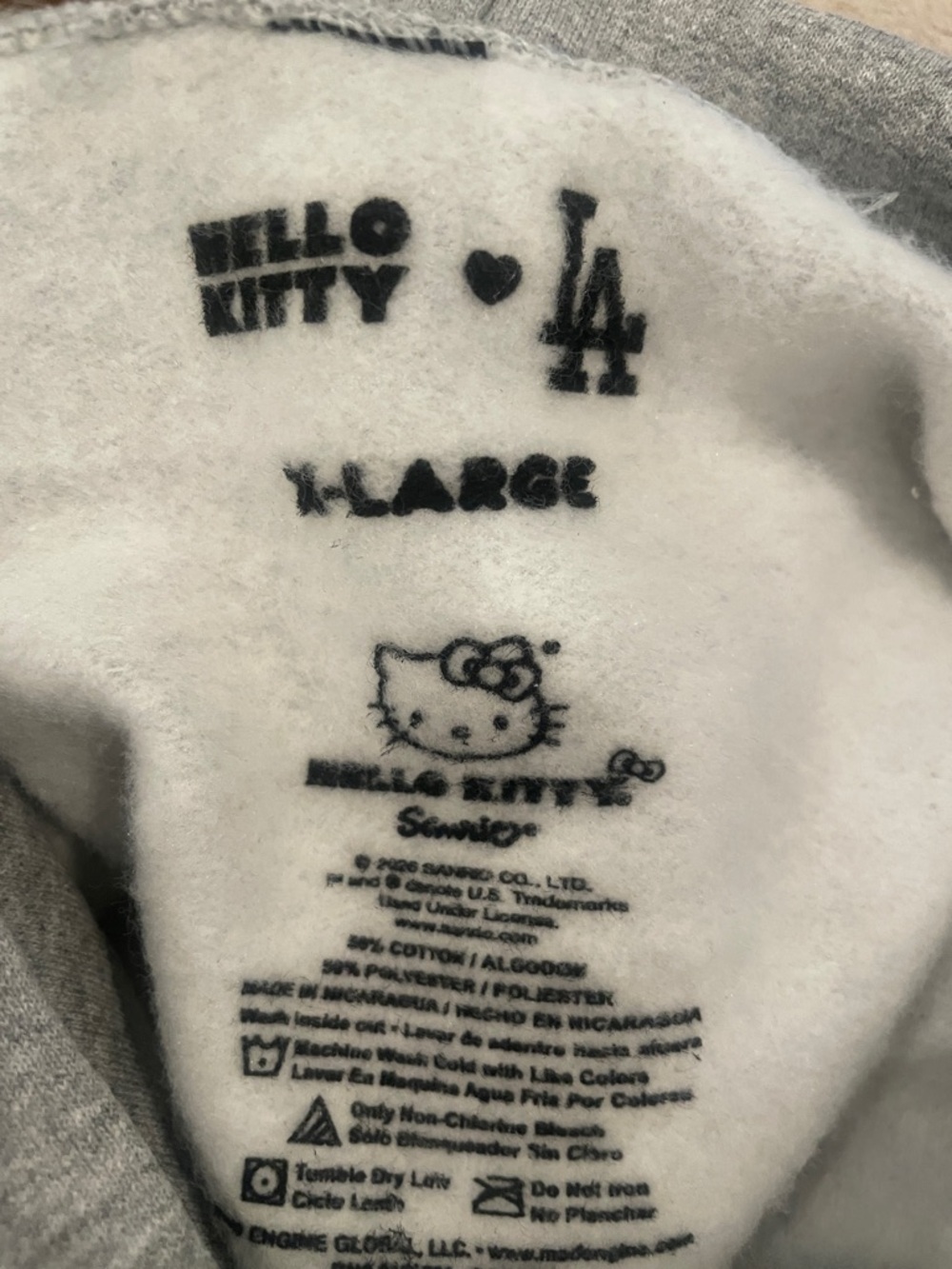 Hello Kitty Dodgers hoodie - new with tags - Picture 11 of 11